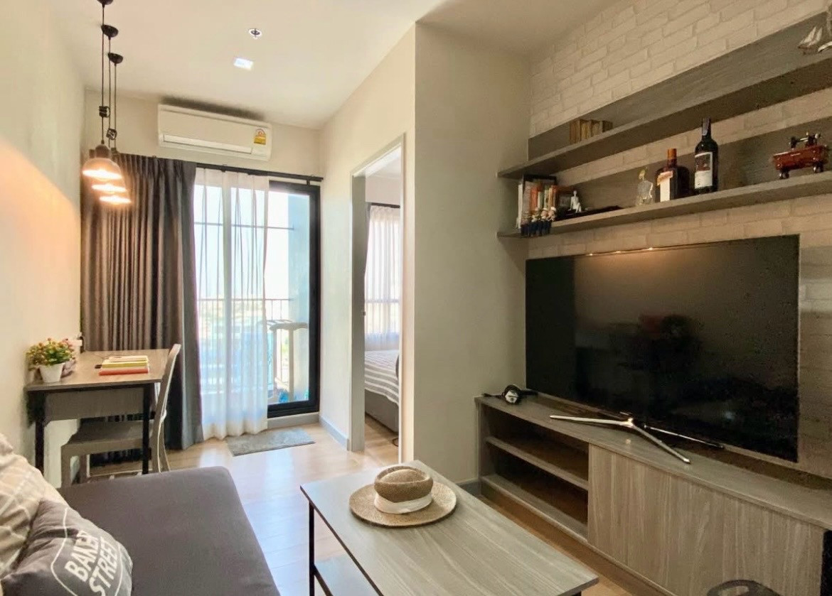 🌟 For rent Chapter One Midtown Ladprao 24 | 17,000 baht/month 🏙️ 🚇 Just 2 minutes walk to MRT Ladprao | Corner room, good view, ready to move in ✨