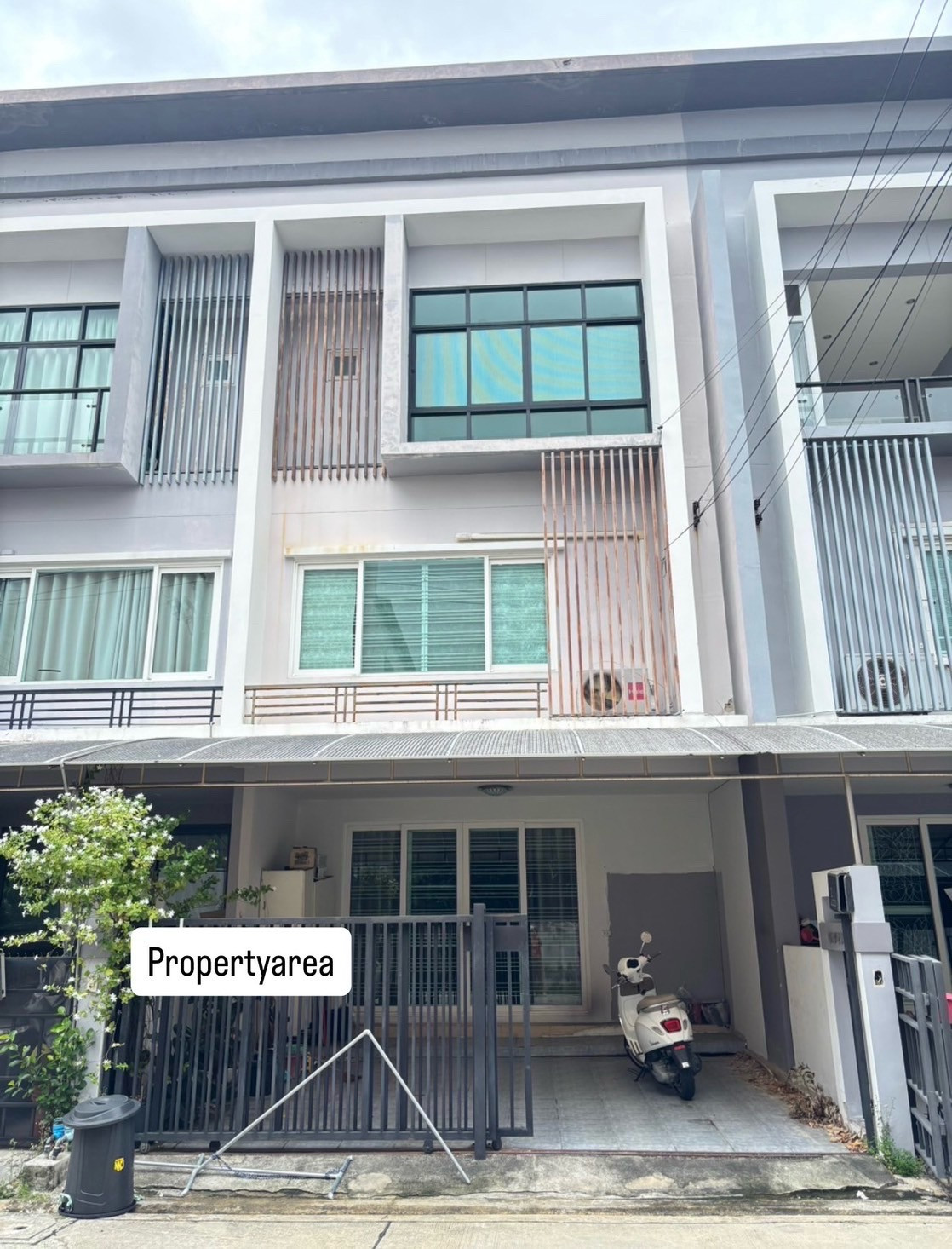 House for rent, The Exclusive Pattanakarn 44 (The Exclusive Pattanakarn 44), townhome, 3 floors, 3 bedrooms, 4 bathrooms, price 28,000 baht, Pattanakarn 44, pets accepted 🐈🐶 House for rent, The Exclusive Pattanakarn 44 (The Exclusive Pattanakarn 44), townhome, 3 floors, 3 bedrooms, 4 bathrooms, price 28,000 baht, Pattanakarn 44, pets accepted 🐈🐶