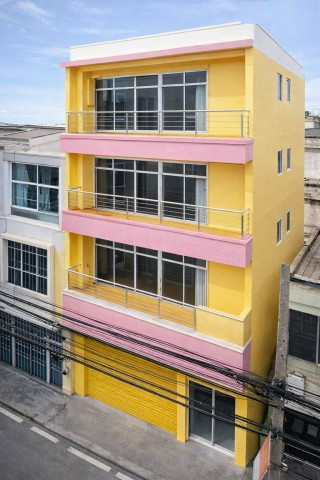 he Mall Ramkhamhaeng 200 m. For rent or sale 4-story commercial building MRT Ramkhamhaeng 12 150 m.