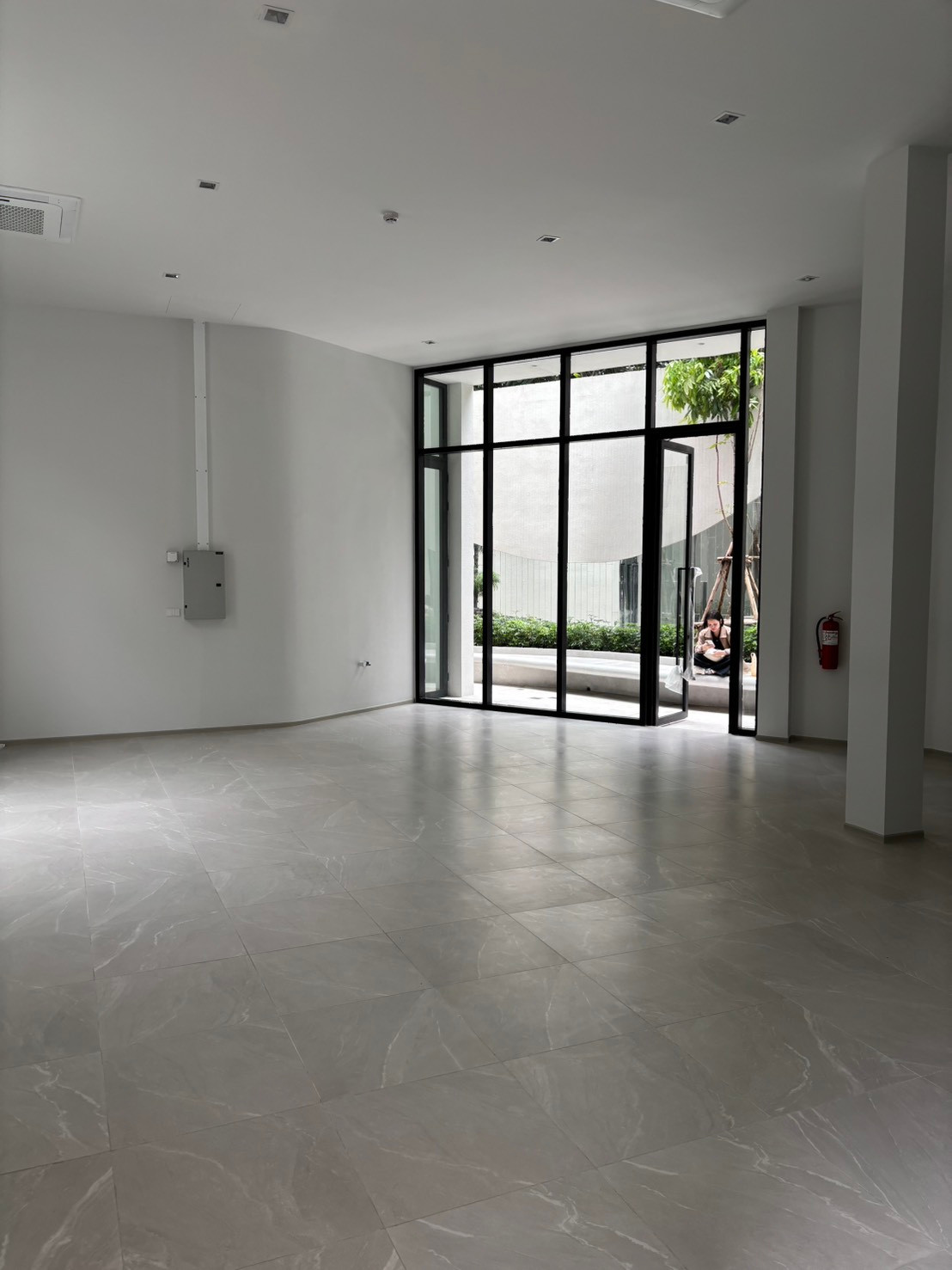 Shop space for rent COBE Kaset–Sripatum | 75 sq m | Rent 40,000 baht/month Shop space for rent COBE Kaset–Sripatum | 75 sq m | Rent 40,000 baht/month