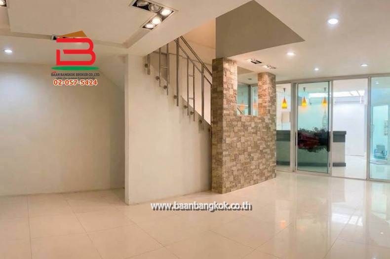 ทาวน์โฮม หมู่บ้าน เมอริทเพลส (ลาดพร้าว 87) เนื้อที่ 18.7 ตรว. ใกล้CDC เลียบด่วน ถนนลาดพร้าว แขวงวังทองหลาง เขตวังทองหลาง – รูปที่ 3