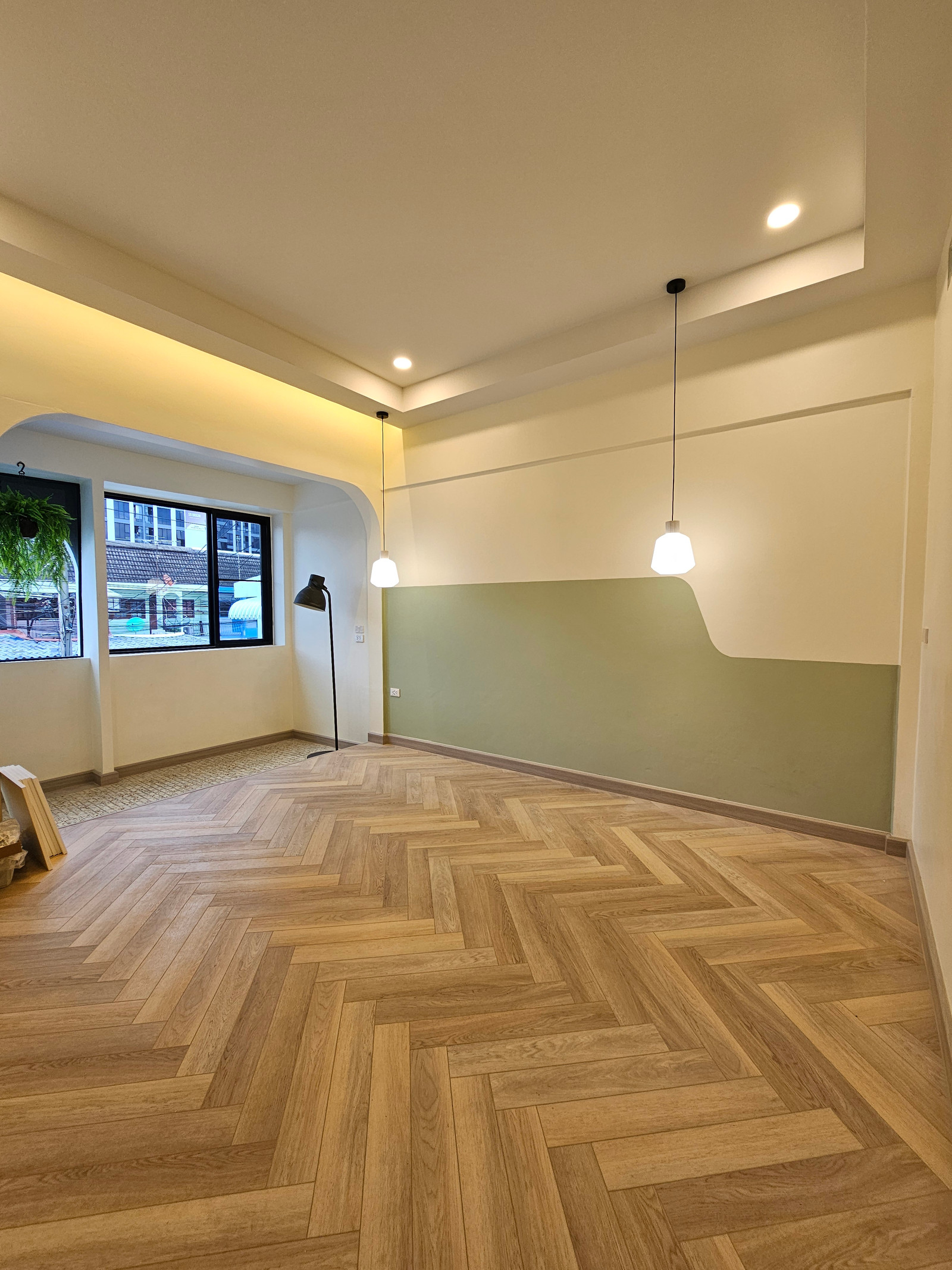 โฮมออฟฟิศ รีโนเวทใหม่ 200 ตรม. ย่านสะพานใหม่ เดินถึง BTS สายหยุด ใน 3 นาที (120m)  – รูปที่ 3