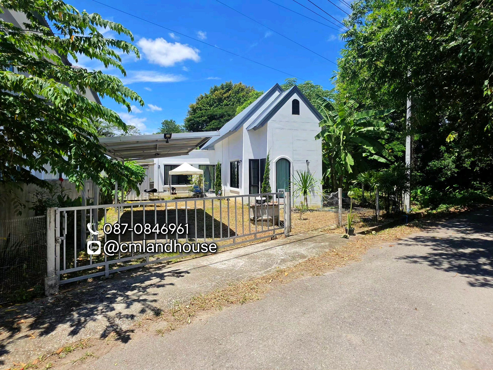 Nice house, Nam Phrae Subdistrict, Hang Dong District, near Big C Hang Dong 3 km., near Grand Canyon Hang Dong 3 km. House only 4 years old, sold with furniture. Nice house, Nam Phrae Subdistrict, Hang Dong District, near Big C Hang Dong 3 km., near Grand Canyon Hang Dong 3 km. House only 4 years old, sold with furniture.