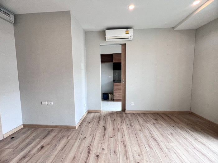 Condo for sale next to the BTS, Brick Condo Pinklao, studio room, brand new closed kitchen, never lived in, selling for only 1.85 million baht. Call 0641535924. – รูปที่ 3
