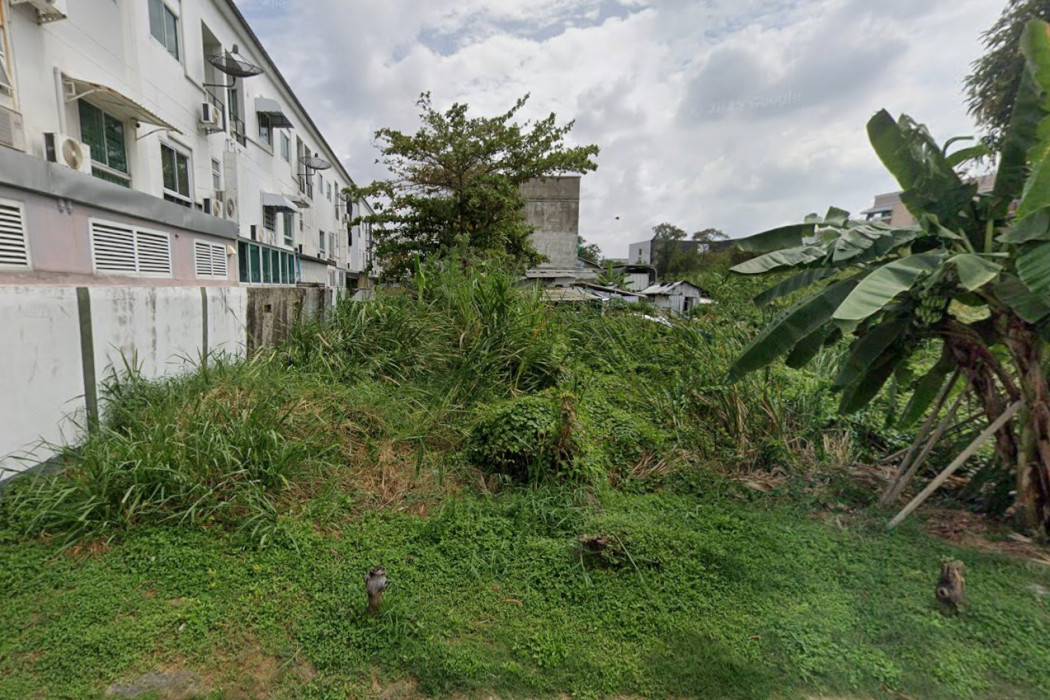 ขายที่ดิน เนื้อที่ 212 ตร.ว. ซอยนาคนิวาส 48 แยก 16 ใกล้ เซ็นทรัล อีสต์วิลล์