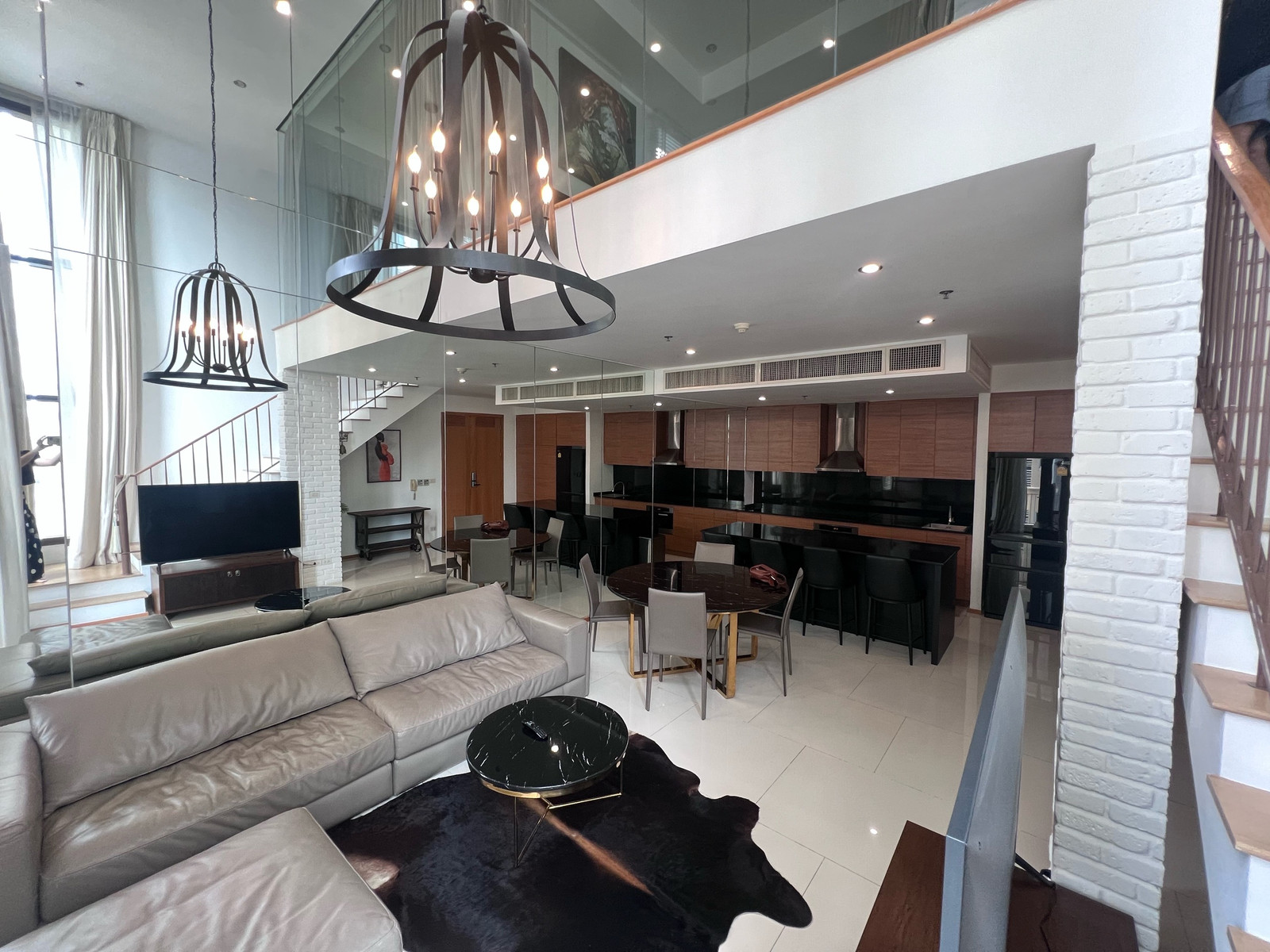 ✨ RARE DUPLEX | 1-BEDROOM | HIGH FLOOR ✨90sqm  58k Call: 0635925888