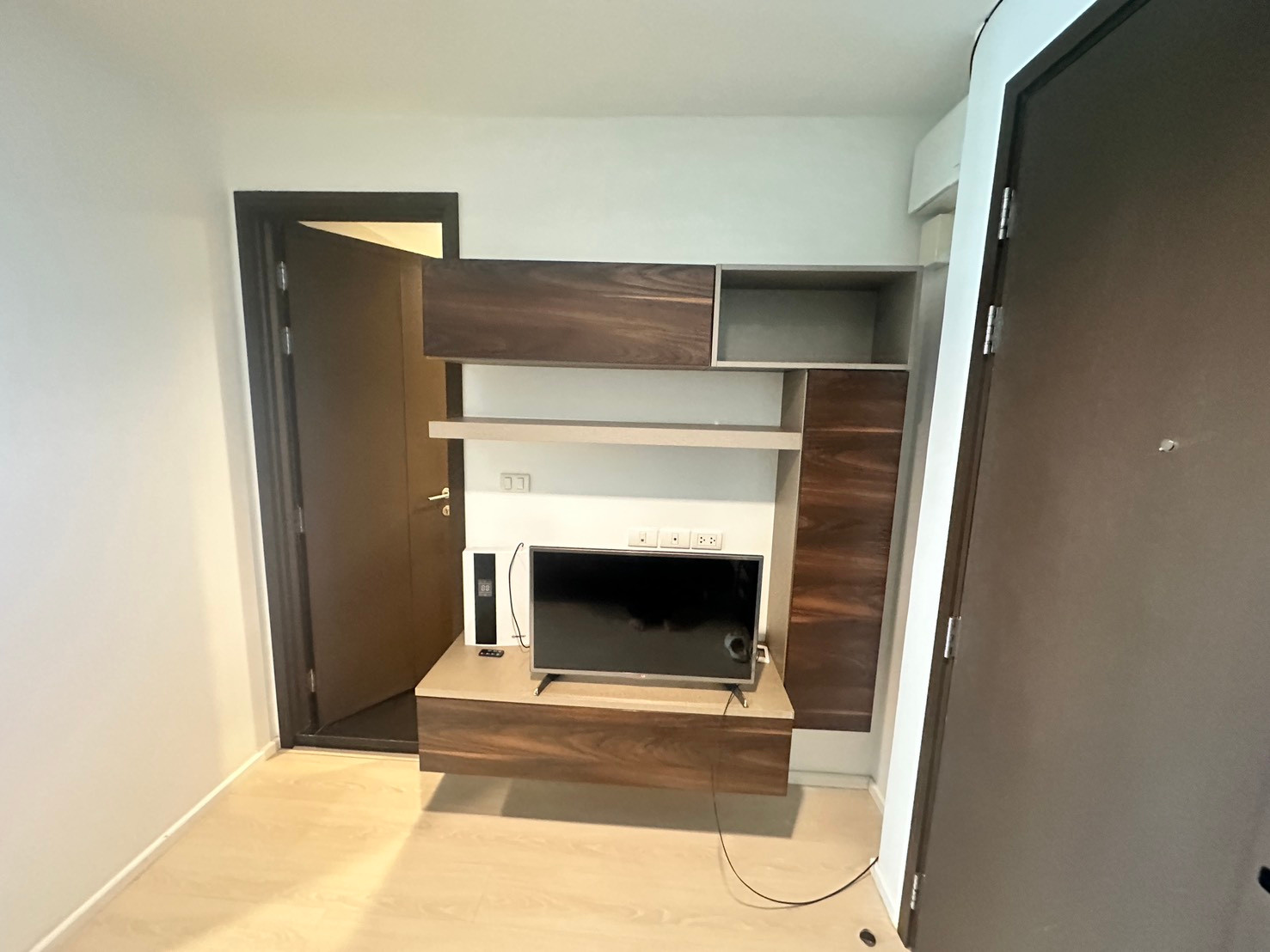 1ห้องนอน 1ห้องน้ำให้เช่า เฟอร์นิเจอร์ตกแต่งพร้อมอยู่ เครื่องใช้ไฟฟ้าครบ – รูปที่ 4