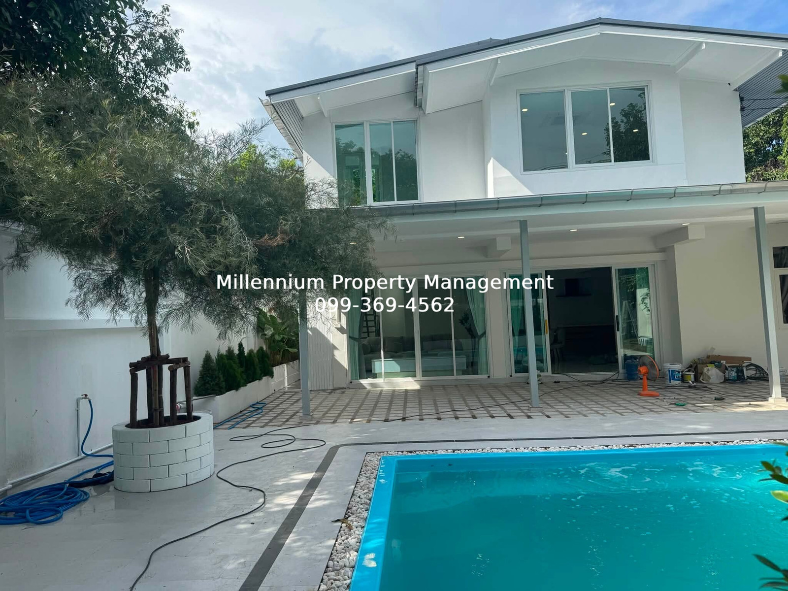 Single house for rent with private swimming pool. Single house for rent with private swimming pool.