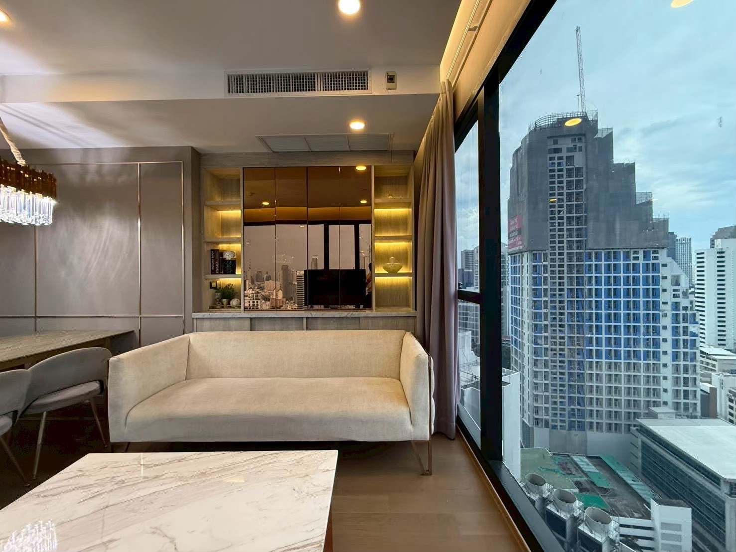 🔥 URGENT ASHTON CHULA-SILOM (2 ห้องนอน 1 ห้องน้ำ) จัดสรรสเปซอย่างลงตัว ให้ความรู้สึกโปร่งสบายและเป็นส่วนตัวสูง พร้อมดีลราคาที่ดีที่สุดในโครงการ ทั้งสำหรับเช่าและซื้อเพื่อลงทุน – รูปที่ 4