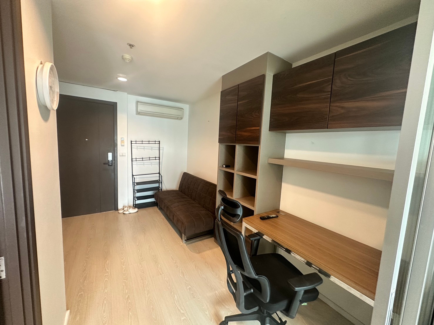 1ห้องนอน 1ห้องน้ำให้เช่า เฟอร์นิเจอร์ตกแต่งพร้อมอยู่ เครื่องใช้ไฟฟ้าครบ – รูปที่ 2