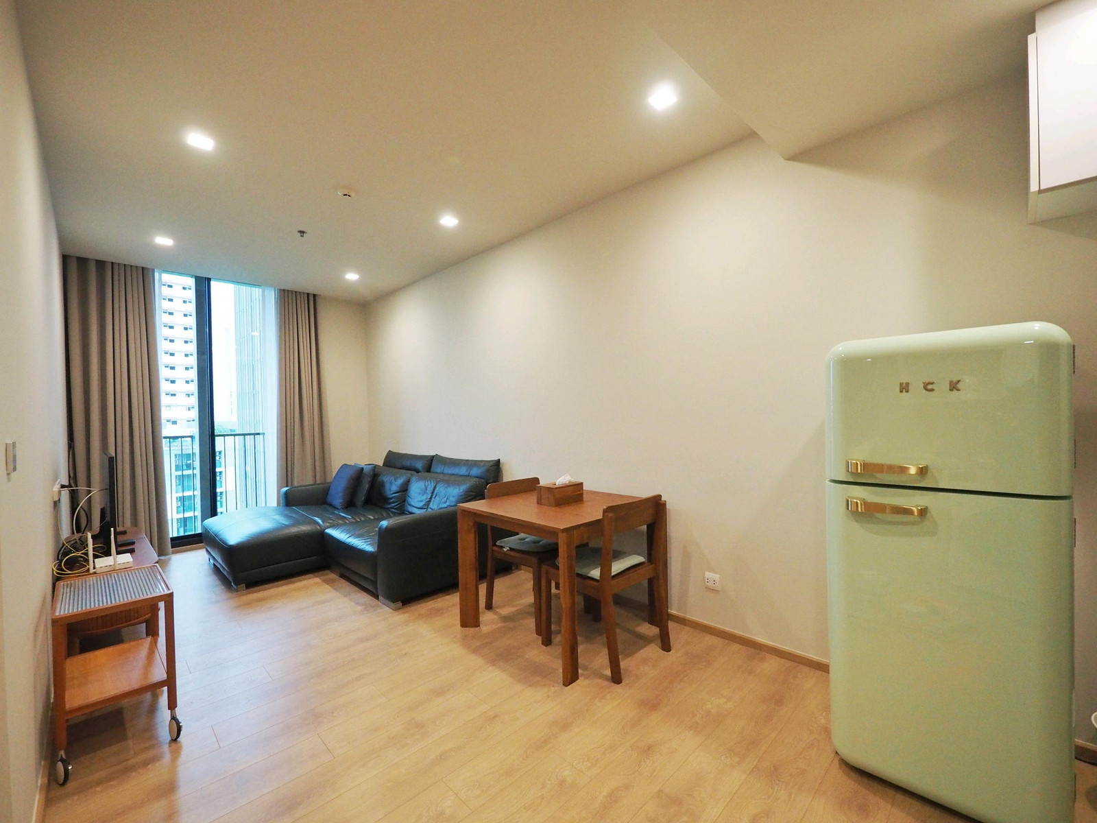 Rare Unit!! Noble Around 33, corner room, 2 bedrooms, 2 bathrooms, large size 65 sq m., project garden view.