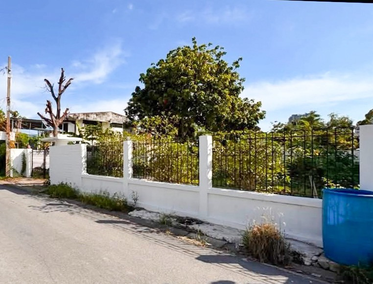 Urgent sale, beautiful plot of land 📍 Pridi Banomyong 14 ✨ size 166 sq m (only 150,000 per sq m)
