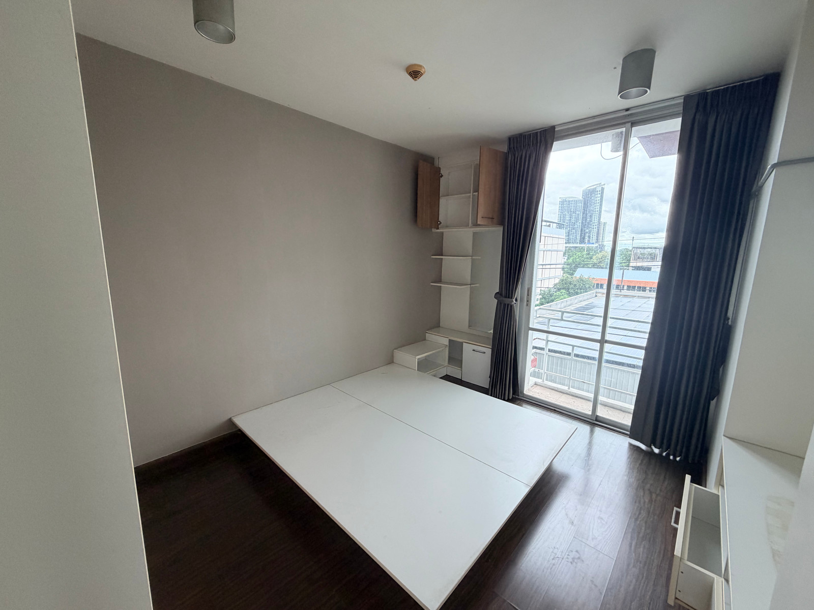 🔥Urgent Sale🔥 The Iris Rama 9, near ARL Ramkhamhaeng station. Fully furnished, ready to move in.