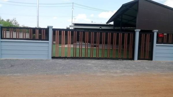 Single-storey house for sale, corner house, Soi Blue Container - Ban Phaeo, Samut Sakhon, ready to move in.