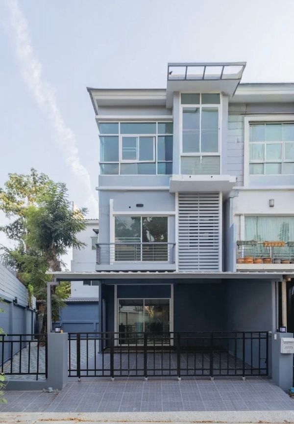 For Rent: 3-Storey Townhome at The Metro Rama 9