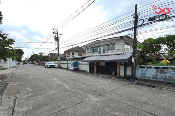 ขายบ้านเดี่ยว 72 ตร.ว. หมู่บ้าน ต.รวมโชค โชคชัย 4 ซอย 56 ลาดพร้าว ใกล้รถไฟฟ้าสายสีเหลือง สถานีโชคชัย 4
