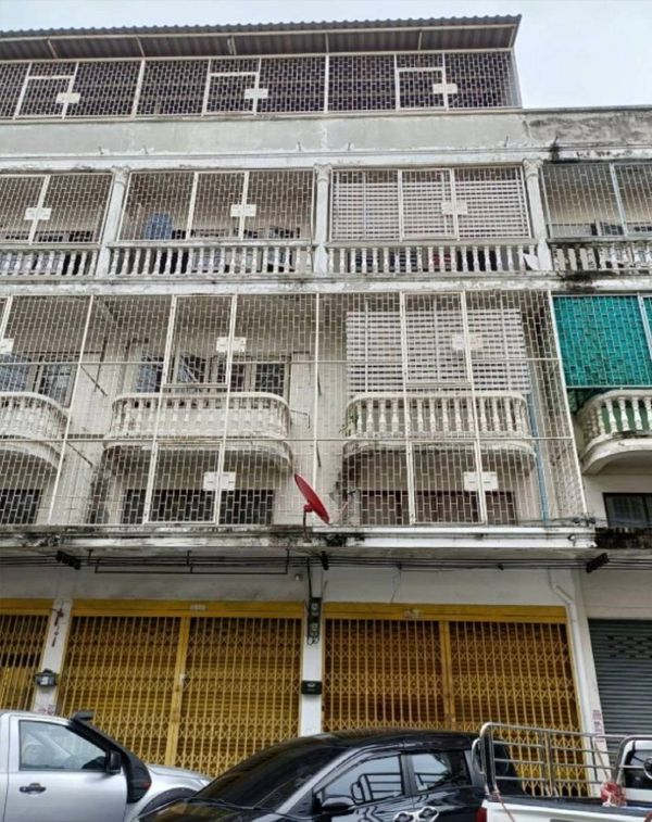 Commercial building for rent near Makro Bang Bon, only 3 minutes.