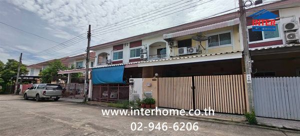 ทาวน์เฮ้าส์ 2 ชั้น 25.8 ตร.ว. หมู่บ้านนนทวีวิลล์ 5 ใกล้สำนักงานเขตหนองจอก ซอยมิตรไมตรี6/4 ถนนมิตรไมตรี ถนนเลียบวารี เขตหนองจอก กรุงเทพมหานคร