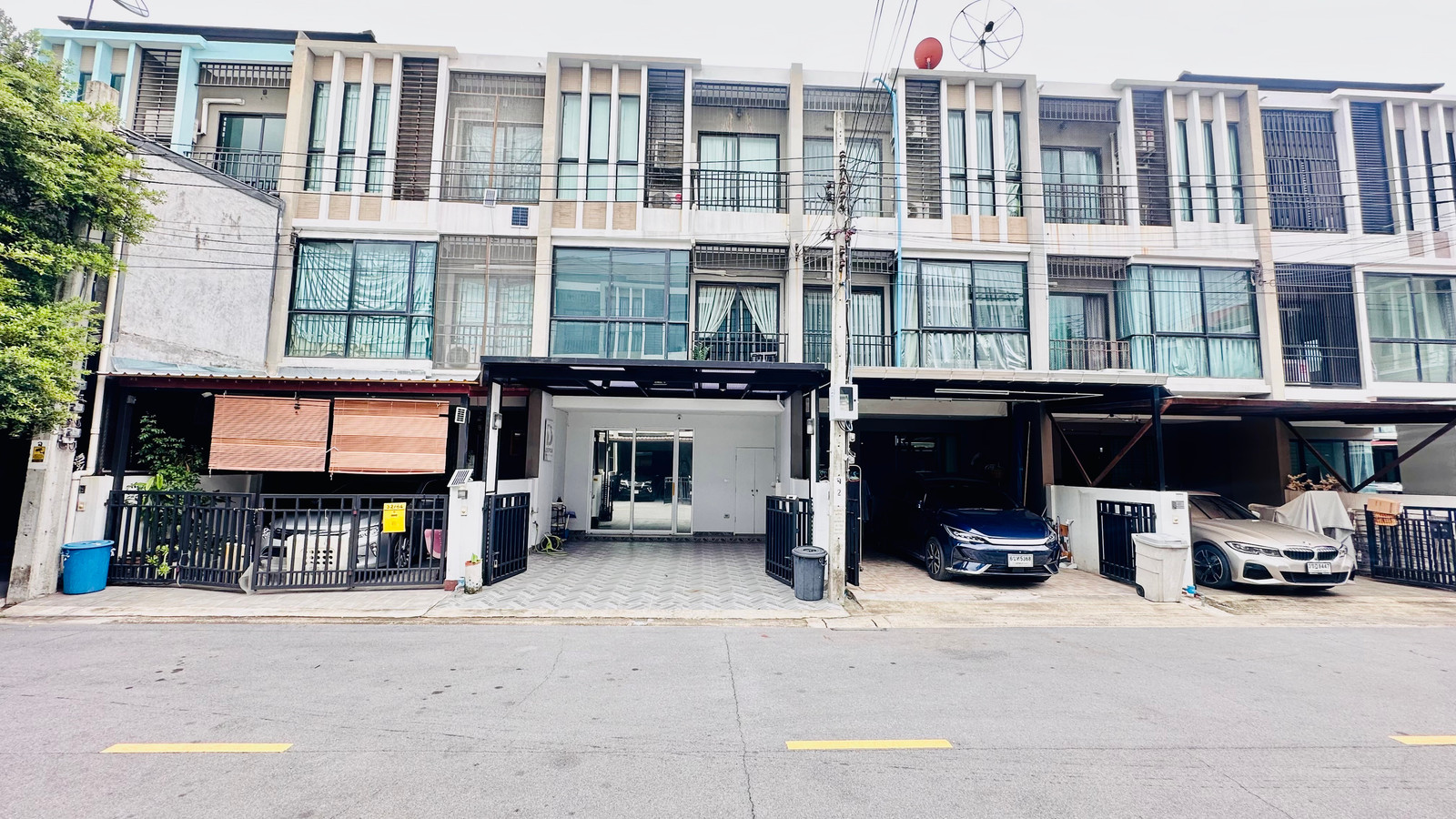 ขายทาวน์โฮม 3 ชั้น หมู่บ้านไพร์ม เพียง 100 ่จากถนนเกษตร นวมินทร์ เข้าหมู่บ้าน แต่งสวยพร้อมอยู่ เป็นทั้งสำนักงานและที่พัก  3น,3 น้ำ ต่อเติมชั้น1,2 อย่างดี – รูปที่ 2