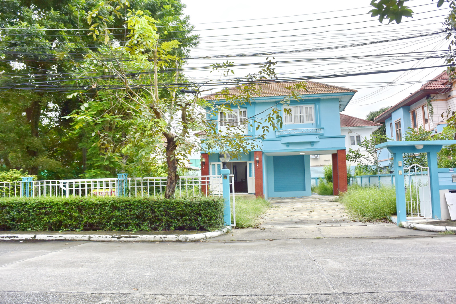 For rent: 2-storey detached house in the area of ​​Road 345, very wide, can park 4 cars (no pets)