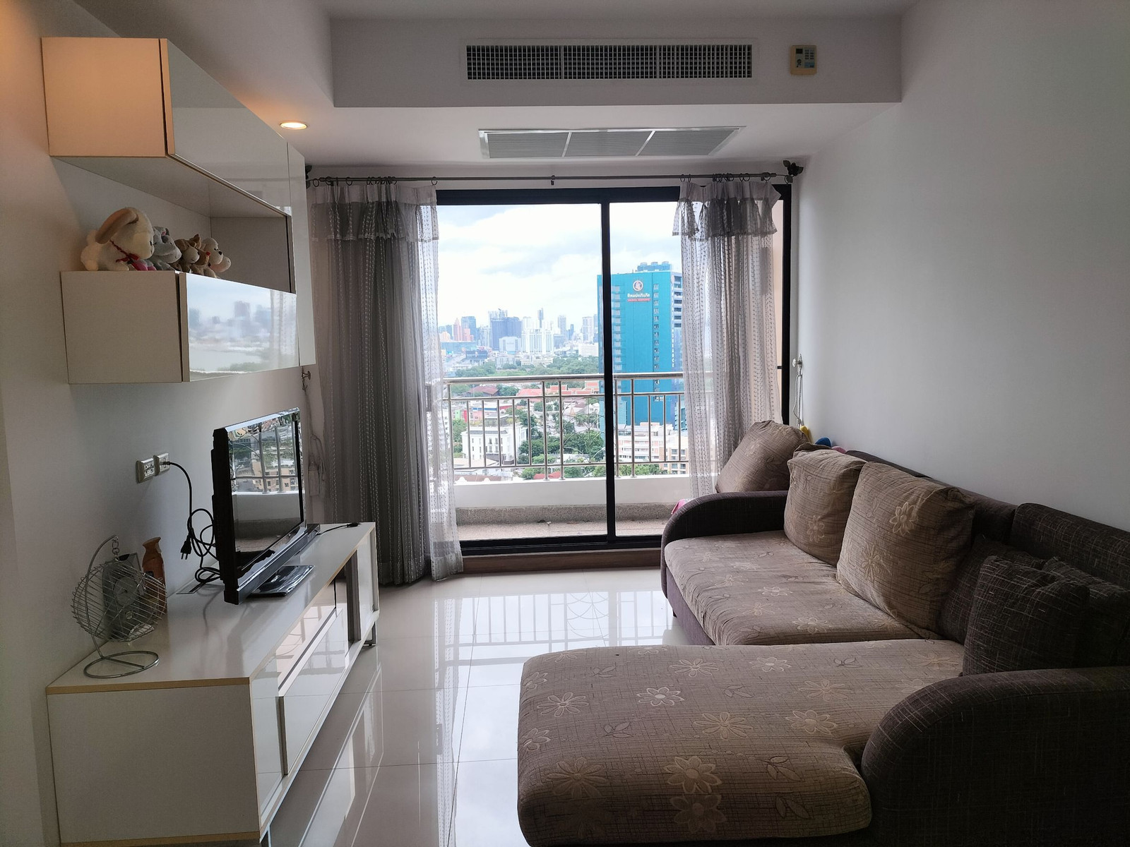 For rent, 2 bedrooms, 2 bathrooms, 1 living room, area 118 square meters, beautiful room. For rent, 2 bedrooms, 2 bathrooms, 1 living room, area 118 square meters, beautiful room.