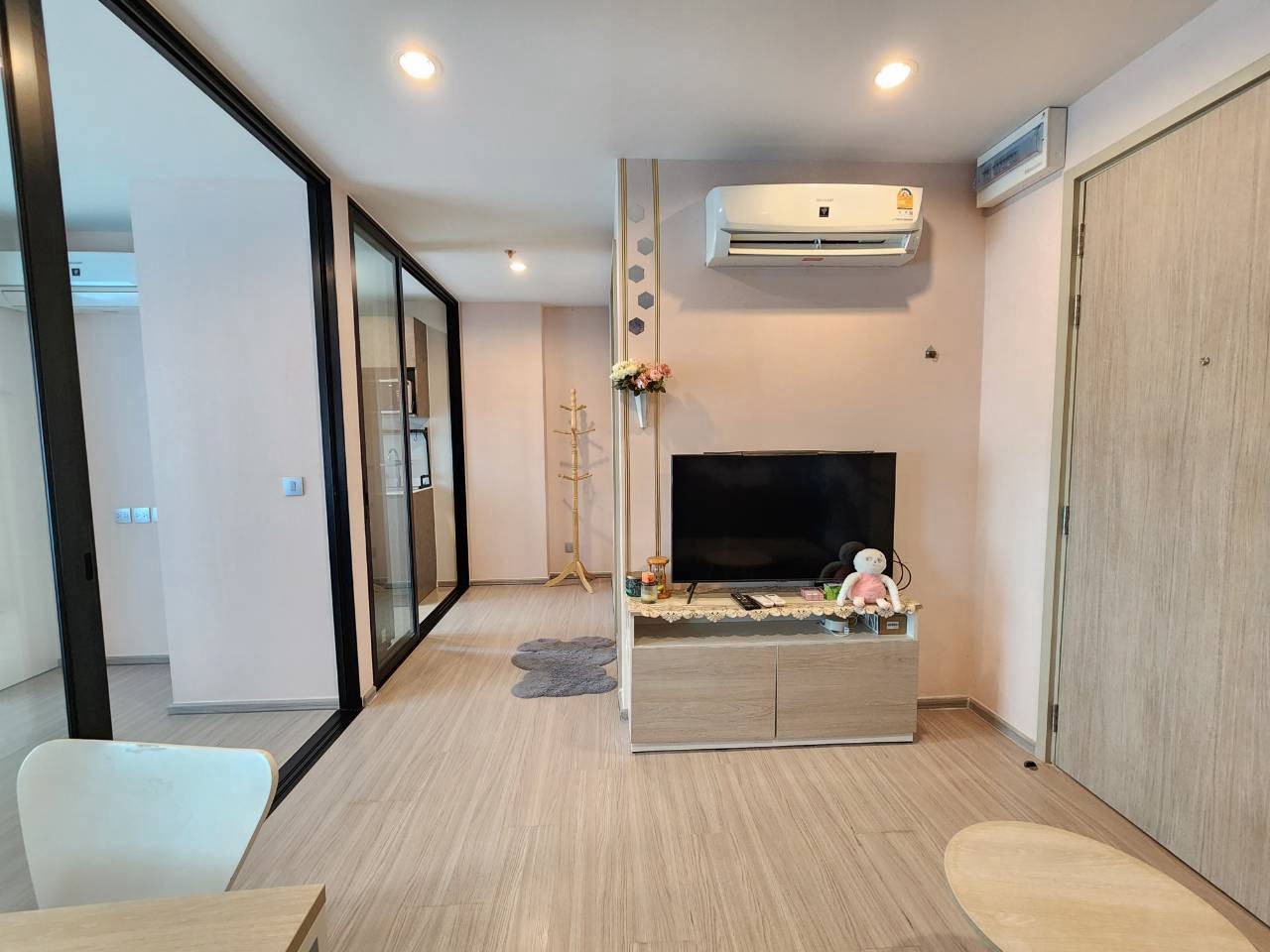 PFD-08947 Condo for rent, Aspire Erawan Prime, beautifully decorated room, fully furnished, ready to move in, next to BTS Chang Erawan 🏙️✨ PFD-08947 Condo for rent, Aspire Erawan Prime, beautifully decorated room, fully furnished, ready to move in, next to BTS Chang Erawan 🏙️✨