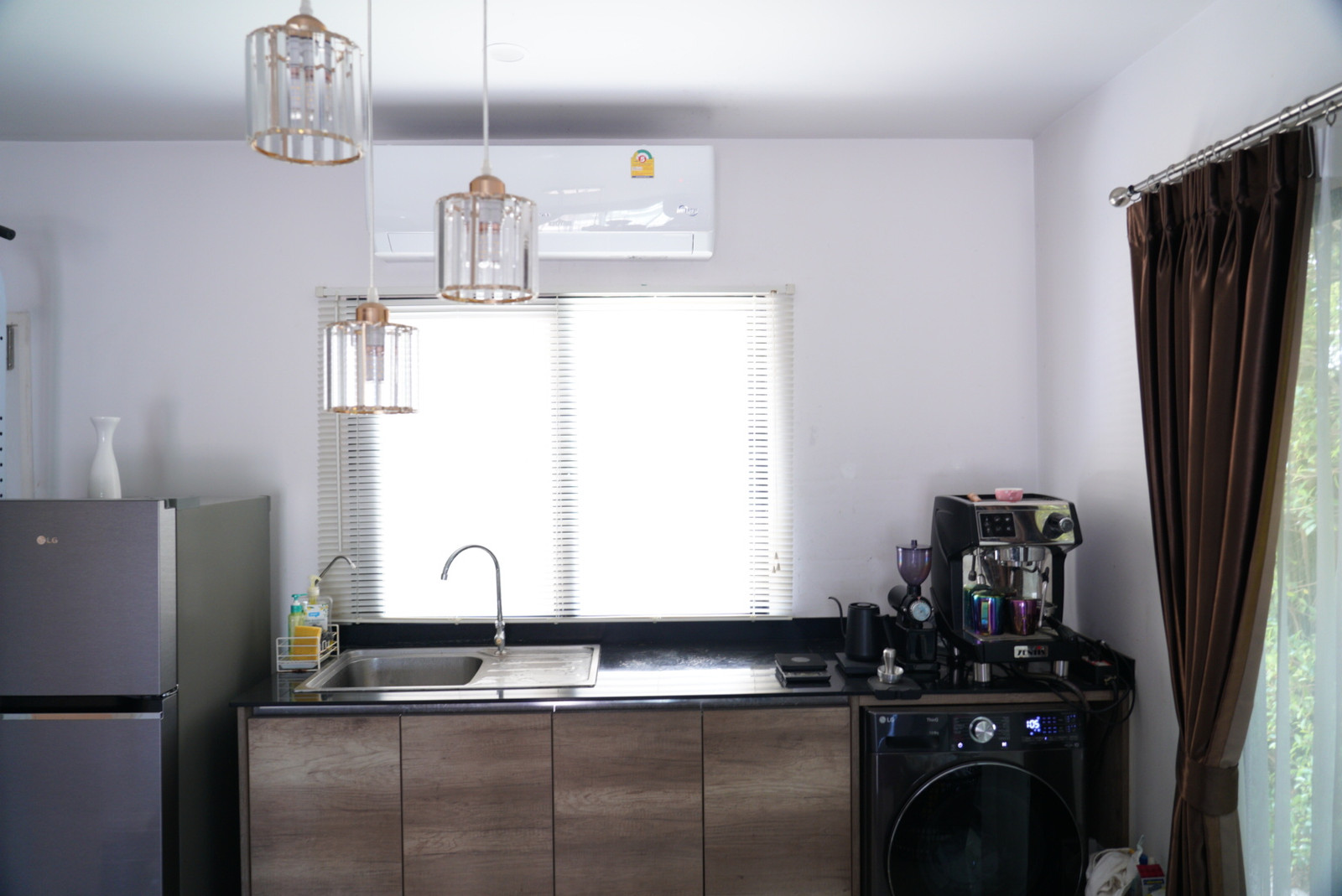 The  is selling it himself. Corner townhome Price lower than market Welcome investors near ABAC Bangna University. – รูปที่ 4