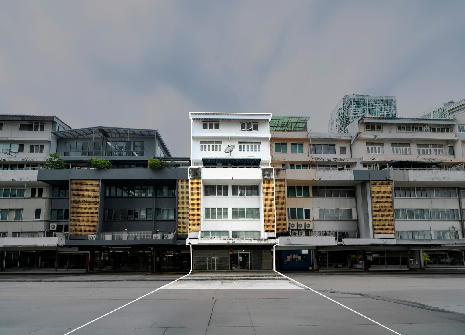 2 Units Commercial building on Chidlom Road, only 400 m. to BTS Chidlom. 2 Units Commercial building on Chidlom Road, only 400 m. to BTS Chidlom.