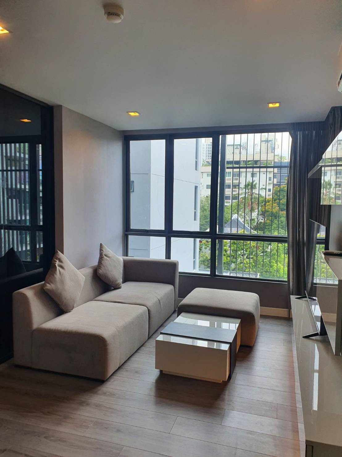 SALE !! THE ROOM SUKHUMVIT 40, ready to move in, near BTS Ekamai. SALE !! THE ROOM SUKHUMVIT 40, ready to move in, near BTS Ekamai.