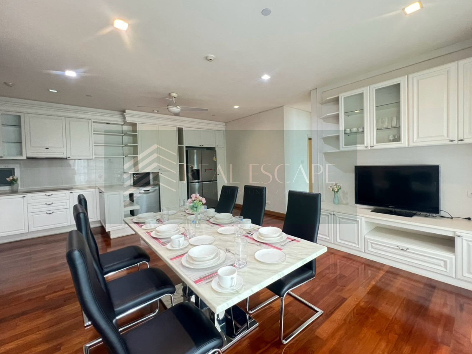 🔹Rent🔹Ivy Thonglor - ห้องกว้าง วิวเมืองโล่ง รับลมดี พร้อมบรรยากาศอบอุ่นใจกลางทองหล่อ