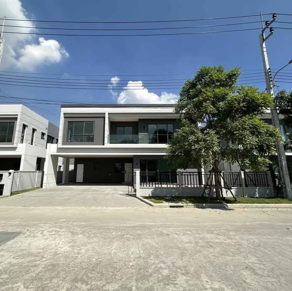 บ้านเดี่ยวให้เช่า/ขาย Centro bangna ใกล้ Mega Bangna - 4 ห้องนอน บ้านเดี่ยวให้เช่า/ขาย Centro bangna ใกล้ Mega Bangna - 4 ห้องนอน