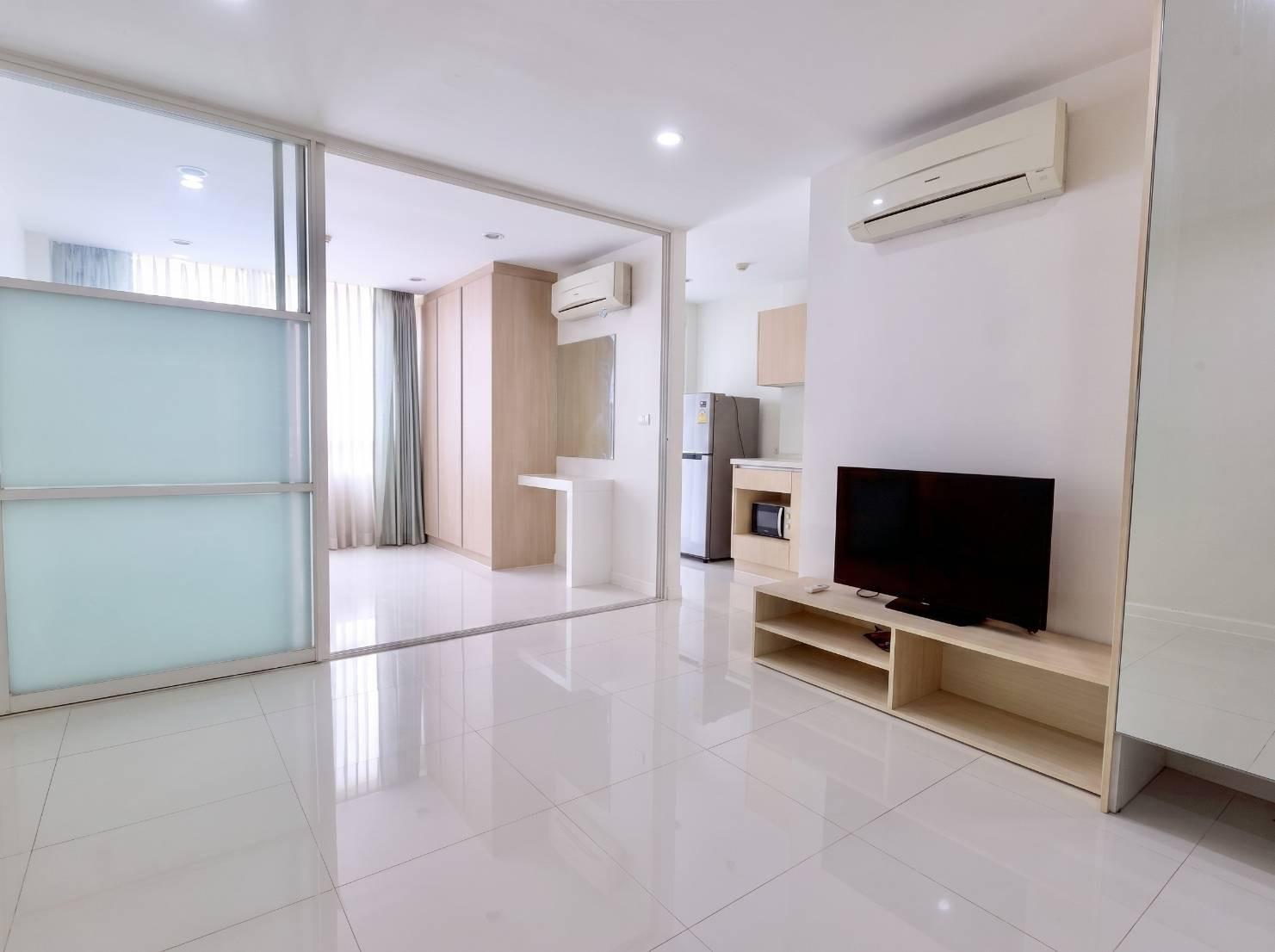 Facing south, the room is beautiful and airy. Good price!!⭐Elements Srinakarin (Elements Srinakarin) Facing south, the room is beautiful and airy. Good price!!⭐Elements Srinakarin (Elements Srinakarin)