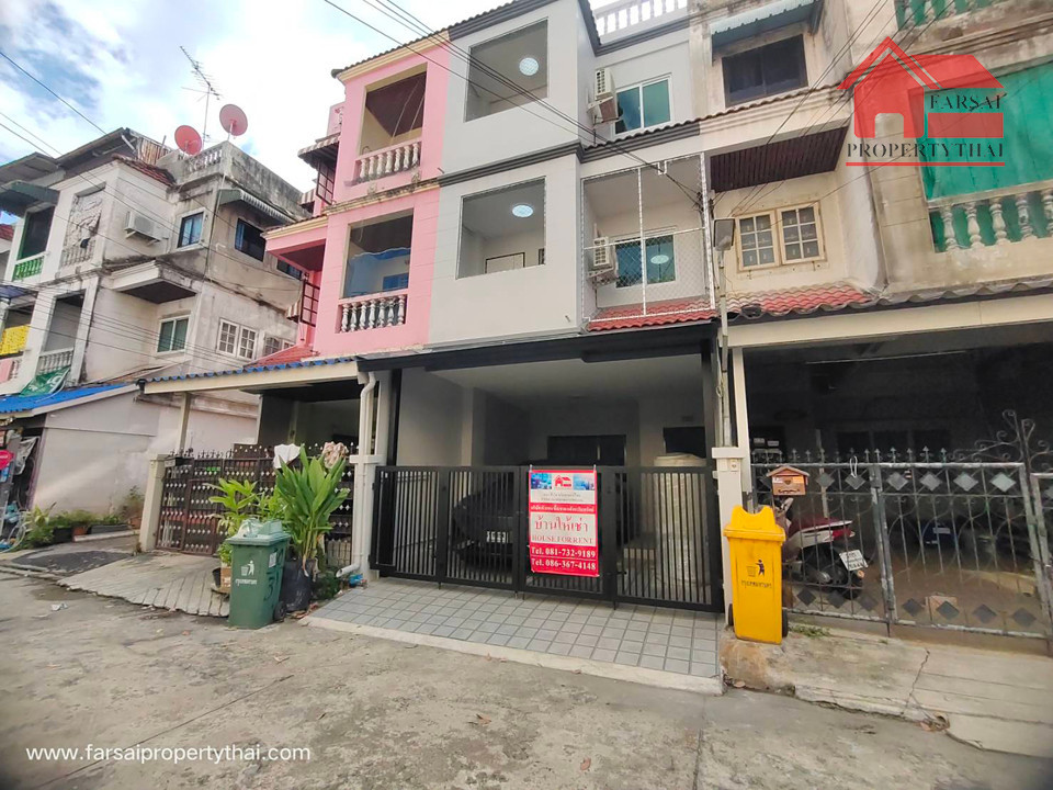 Townhome for rent 3 floors, area 16 sq m, usable area 160 sq m, 4 bedrooms, 3 bathrooms, 2 new air conditioners, Chaengwattana Road, Soi 10, rental price 16,000 baht/month ( I want to work with you for a long time. 081-732-9189 Line : fs258 for work with 
