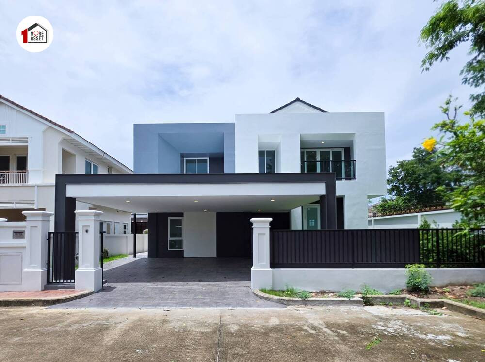 Single detached house for sale, corner house, Perfect Masterpiece Rattanathibet, beautiful house, newly renovated, near the BTS, near the expressway entrance and exit points.