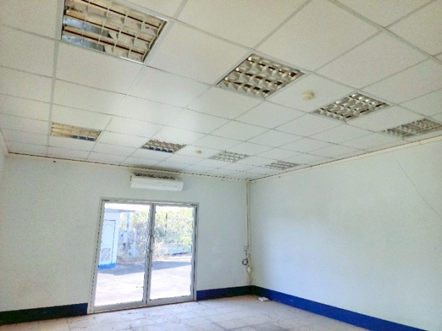 Warehouse with office space in Ban Chang KM 10 with total area 1,750 sq.m. or 437.5 sq.wa. Includes a 400 sq.m. factory building and 240 sq.m. office building with paved yard and parking. Near Sa Kaeo Fresh Market Intersection 950 m. and U- – รูปที่ 3