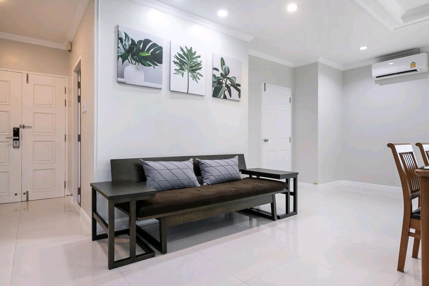 ให้เช่า] FIFTY FIFTY TOWER CONDOMINIUM 3 ห้องนอน 🛏️2 ห้องน้ำ + 1 ห้องน้ำเพิ่มเติมในห้องแม่บ้าน 🚿  ขนาด 223 ตร.ม.คอนโดห้องใหญ่ใจกลางทองหล่อ | พื้นที่กว้างถึง 223 ตร.ม. พร้อมอยู่ทันที – รูปที่ 2