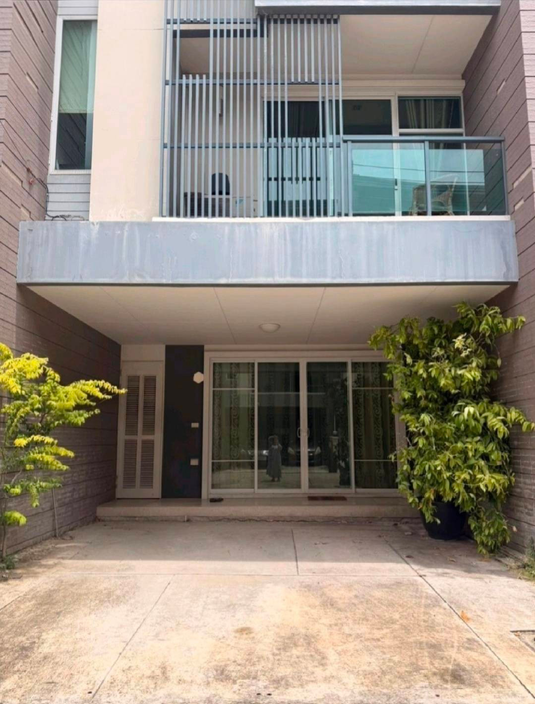 Townhome for rent, Town Avenue Srinakarin, near Seacon Square Srinakarin, just 7 minutes.