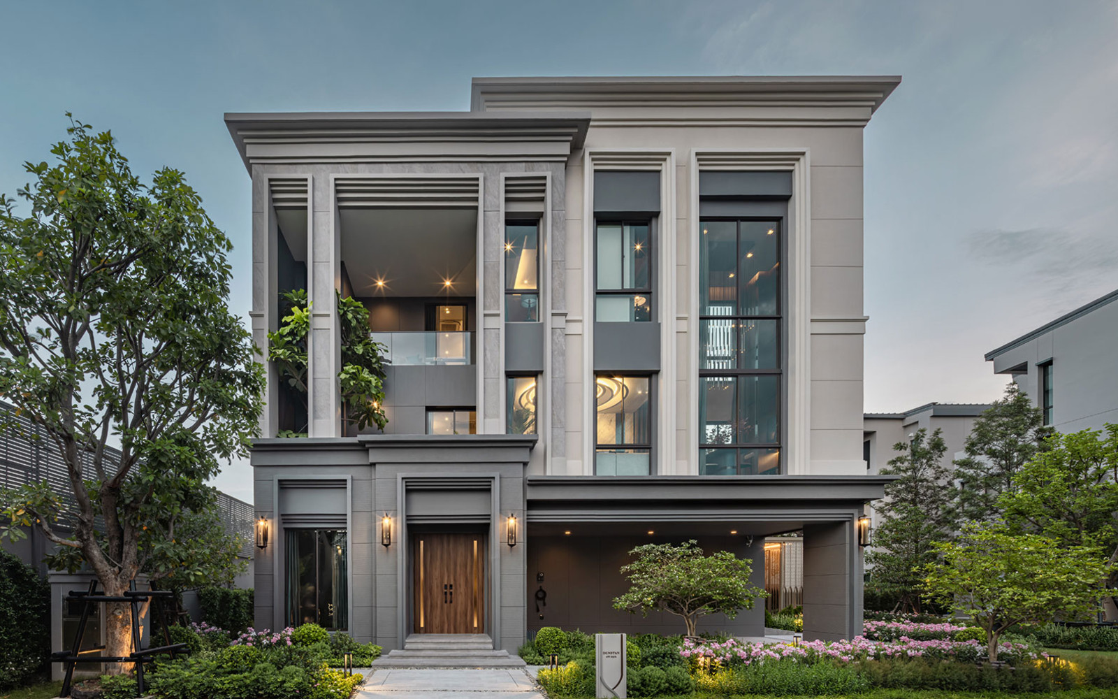 ✨ 🏡Grand Bangkok Boulevard Pinklao-Borom With the most exclusive deals waiting for you only at Landmark Living ‼️