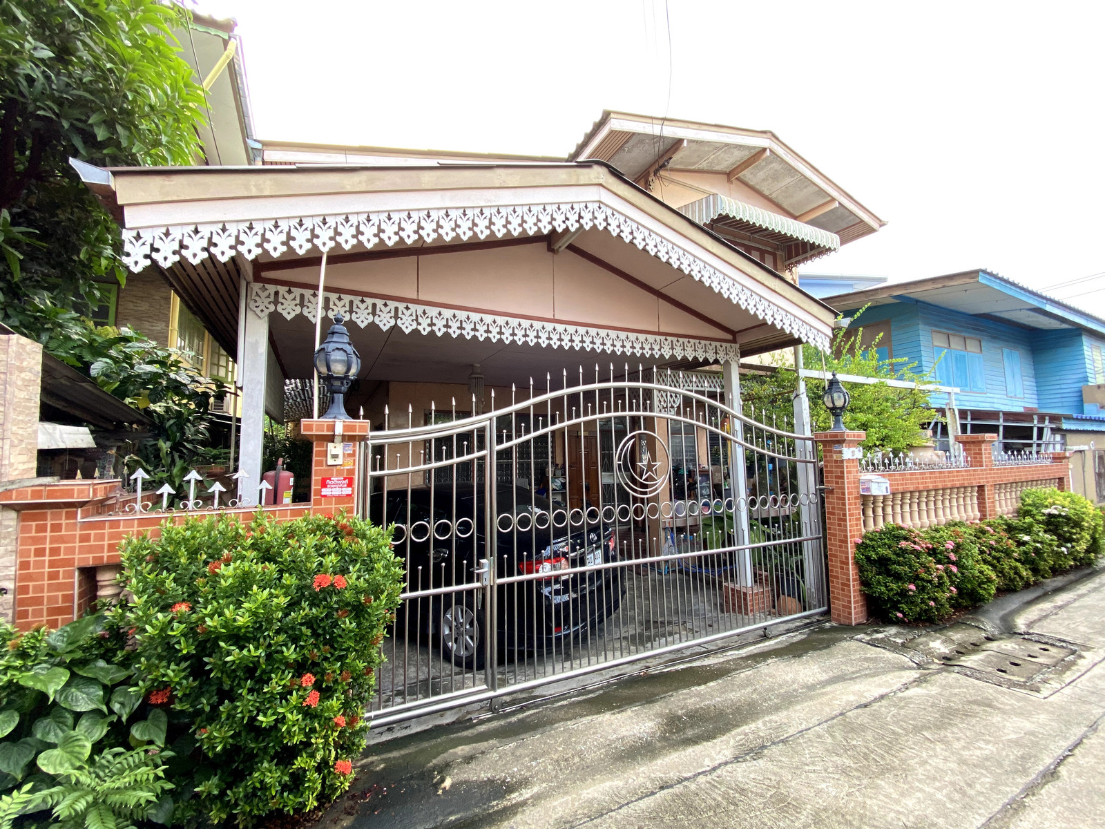 ขายด่วนบ้านเดี่ยว 2 ชั้น 50 ตรว. ซอยประชาอุทิศ 69 แยก 2/2 (ชมทรัพย์ 2/2) เข้าซอยมาเพียง 20 รถใหญ่จอดในบ้านได้เลย ขายด่วนบ้านเดี่ยว 2 ชั้น 50 ตรว. ซอยประชาอุทิศ 69 แยก 2/2 (ชมทรัพย์ 2/2) เข้าซอยมาเพียง 20 รถใหญ่จอดในบ้านได้เลย