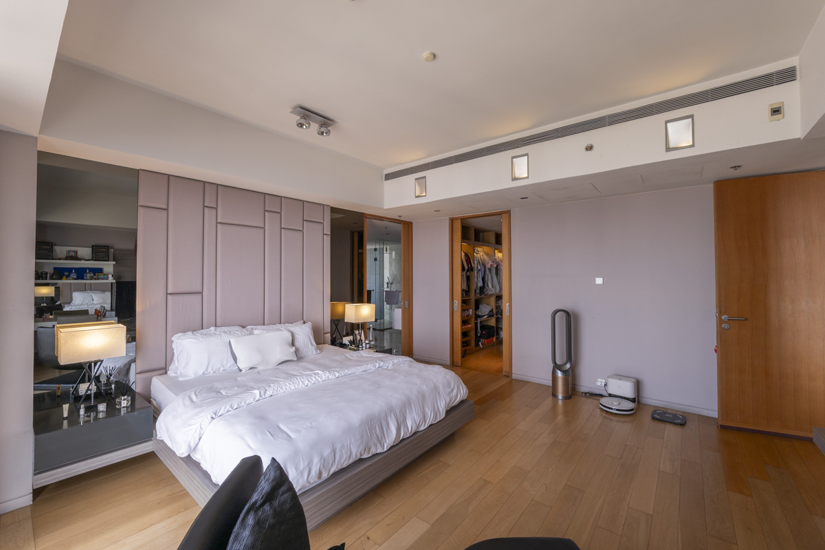 🔥Urgent Sale+🔥 The Met Sathorn, near BTS Chong Nonsi station. Fully furnished and ready to move in.