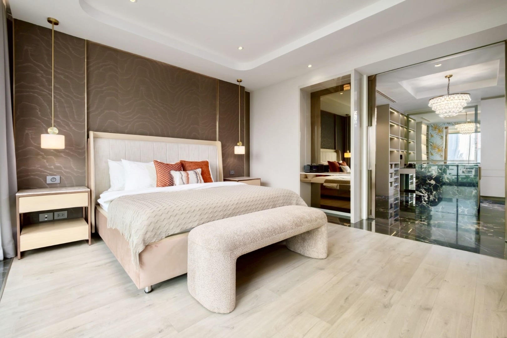 🔥Urgent Sale+🔥 Fynn Sukhumvit 31, near BTS Phrom Phong and MRT Asoke stations. Fully furnished and ready to move in.