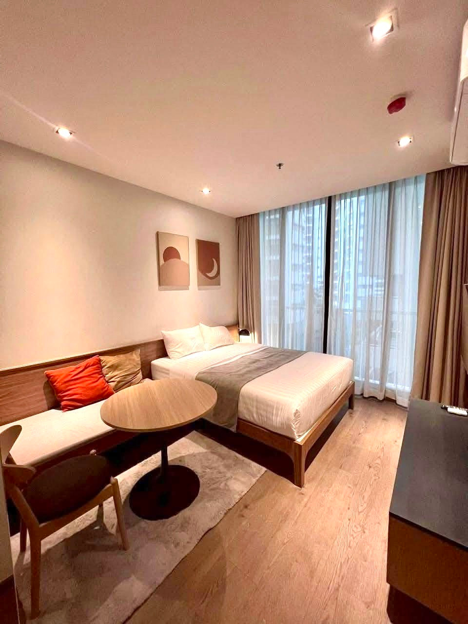 🔥Brand New🔥1 Bed with king size bed for rent at Park 24. Contact Line id : @jhrrealestate – รูปที่ 4