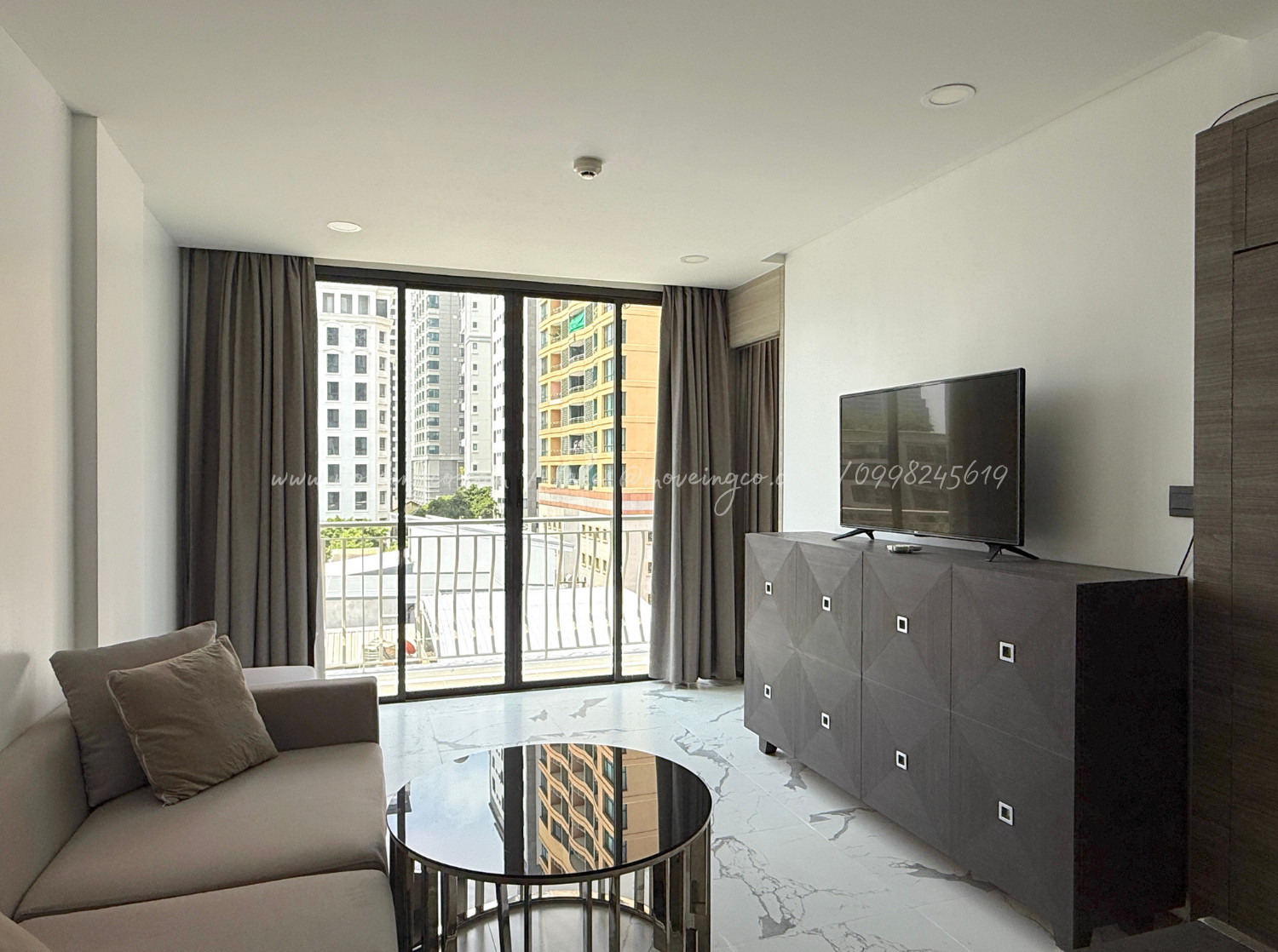 คอนโด 1 ห้องนอน ใจกลางหลังสวน ใกล้รถไฟฟ้า