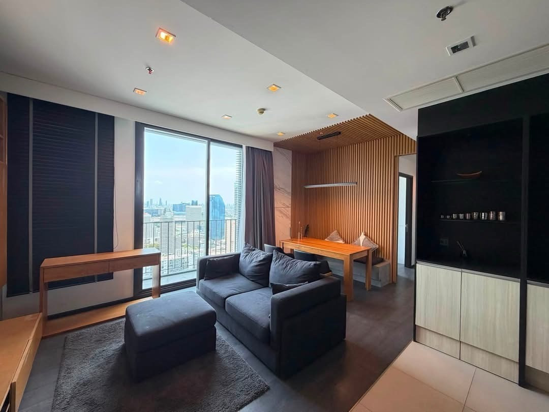 Get ready to move and secret deal, nearby BTS ASOKE station, prime location, corner room, unblock view.