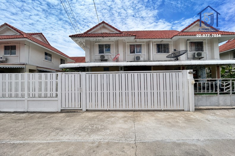 ขายบ้านแฝด 2 ชั้น  หมู่บ้านพนาลี ประชาอุทิศ 90  ใกล้โรงเรียนสารสาสน์วิเทศศึกษา และทางด่วนวงแหวนใต้