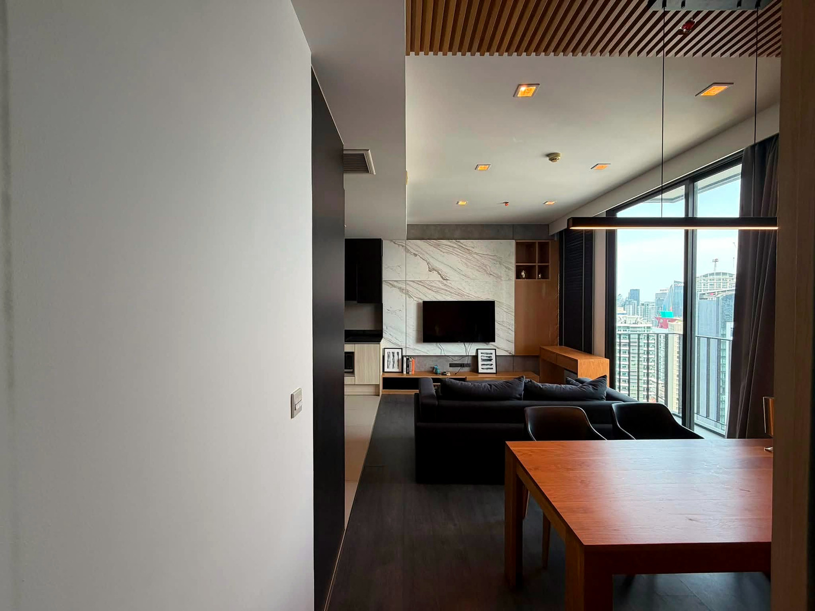 FOR RENT | High Floor 2BR Near BTS Asoke