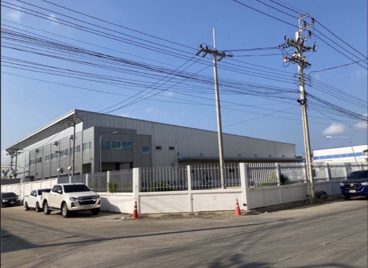 🏭 FACTORY FOR SALE – BANG PHLİANG, SAMUT PRAKAN 🇹🇭  📍 Location: Bang Phliang, Samut Prakan 📐 Warehouse Area: 3,588 sq.m. 🌳 Land Size: 4 Rai 1 Ngan 73 sq.wah