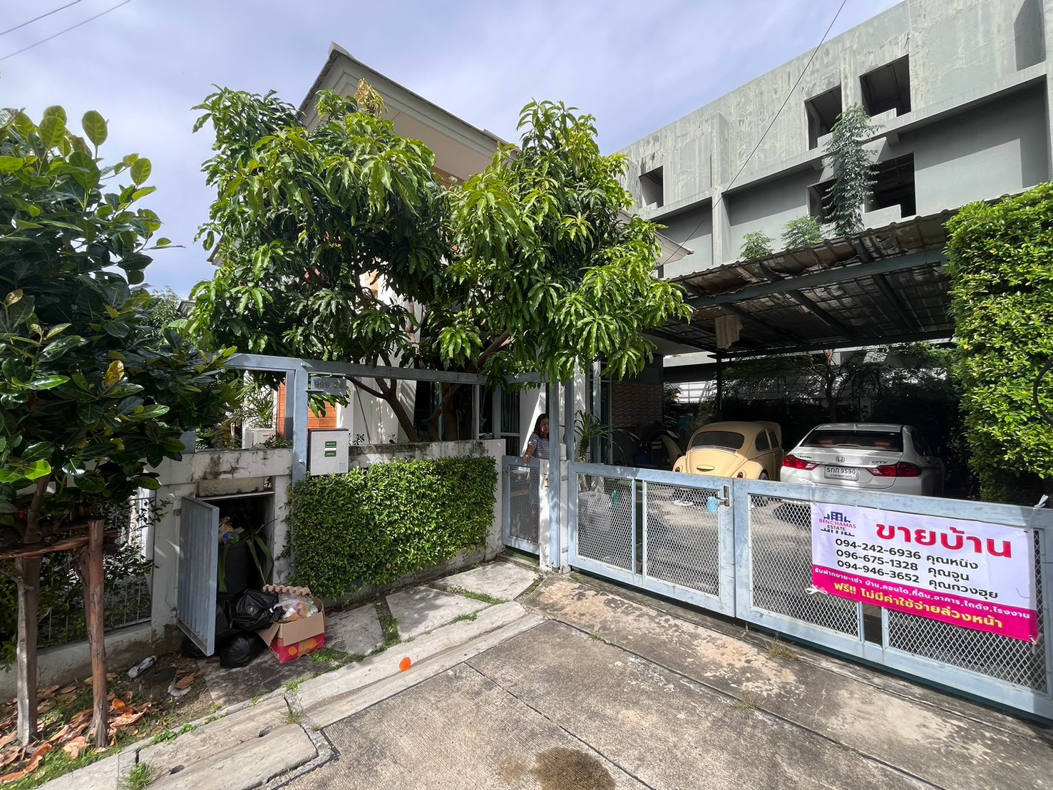 🟡ขายด่วน ราคาสุดคุ้ม!!! บ้านเดี่ยว หมู่บ้าน De Tawan Village (หมู่บ้านเดอตะวัน) พร้อมระบบโซลาร์เซลล์และหัวชาร์จ EV ✅ใกล้สิ่งอำนวยความสะดวกครบครัน 🟡ขายด่วน ราคาสุดคุ้ม!!! บ้านเดี่ยว หมู่บ้าน De Tawan Village (หมู่บ้านเดอตะวัน) พร้อมระบบโซลาร์เซลล์และหัวชาร์จ EV ✅ใกล้สิ่งอำนวยความสะดวกครบครัน