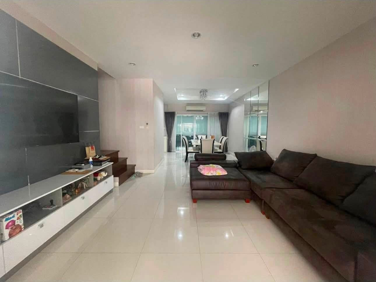 ให้เช่า 38,000 บาท/เดือน | ทาวน์โฮม 3 ชั้น ทำเลเกษตร-นวมินทร์ 🏡 3 ห้องนอน 3 ห้องน้ำ | 187 ตร.ม. | เฟอร์ครบ | จอดรถ 2 คัน ⚡ มีที่ชาร์จรถ EV | เช่าเป็น Home Office ได้ – รูปที่ 3
