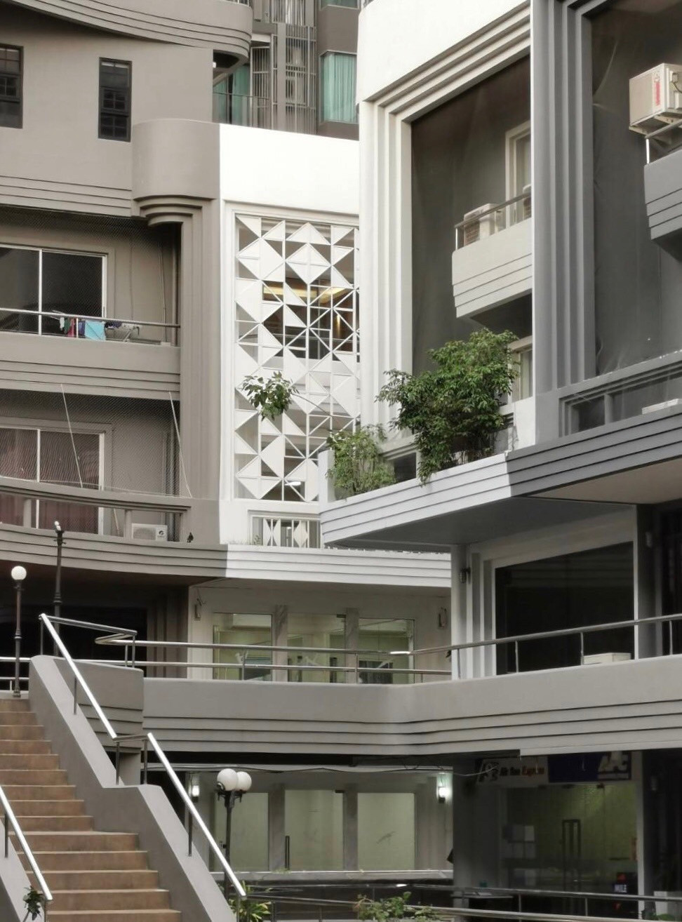 Park Avenue Ekkamai: 20sqwah 280sqnm. 5storey Sell: 25,000,000 Rent: 120,000/mth. Am: 0656199198 Park Avenue Ekkamai: 20sqwah 280sqnm. 5storey Sell: 25,000,000 Rent: 120,000/mth. Am: 0656199198